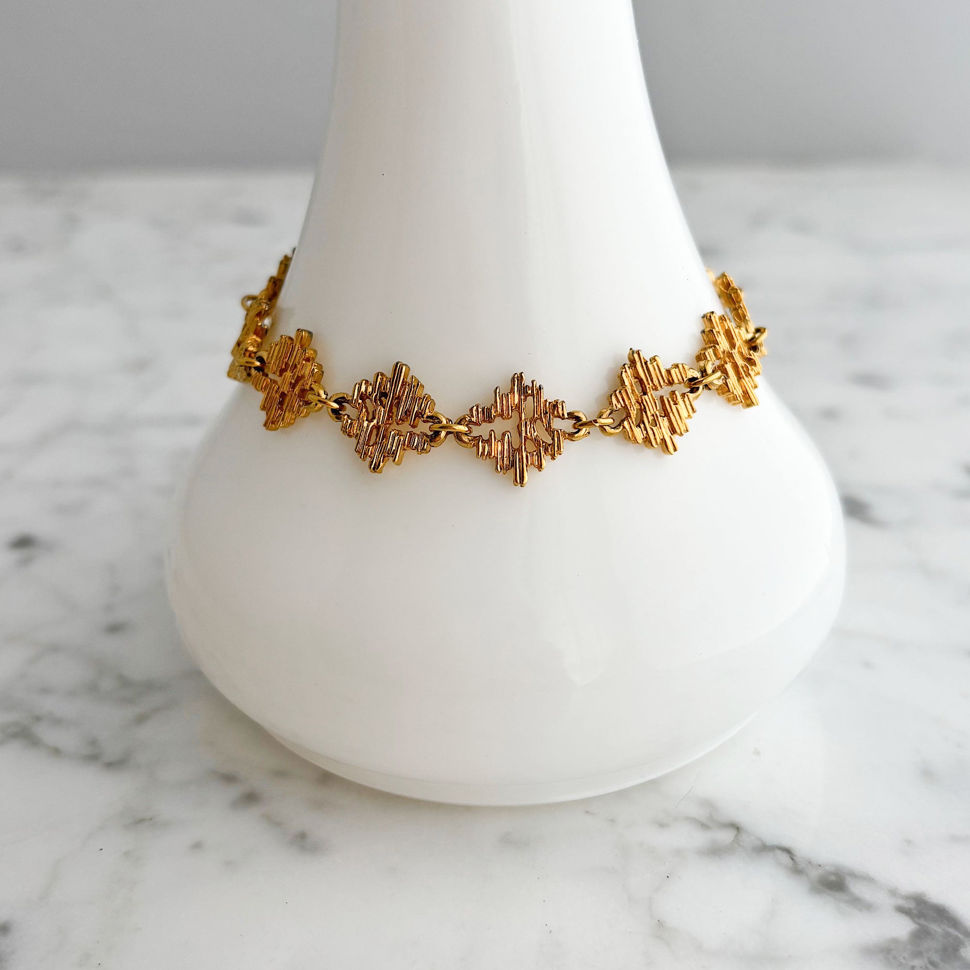 GRACE vintage etched gold brutalist heartbeat link bracelet - 