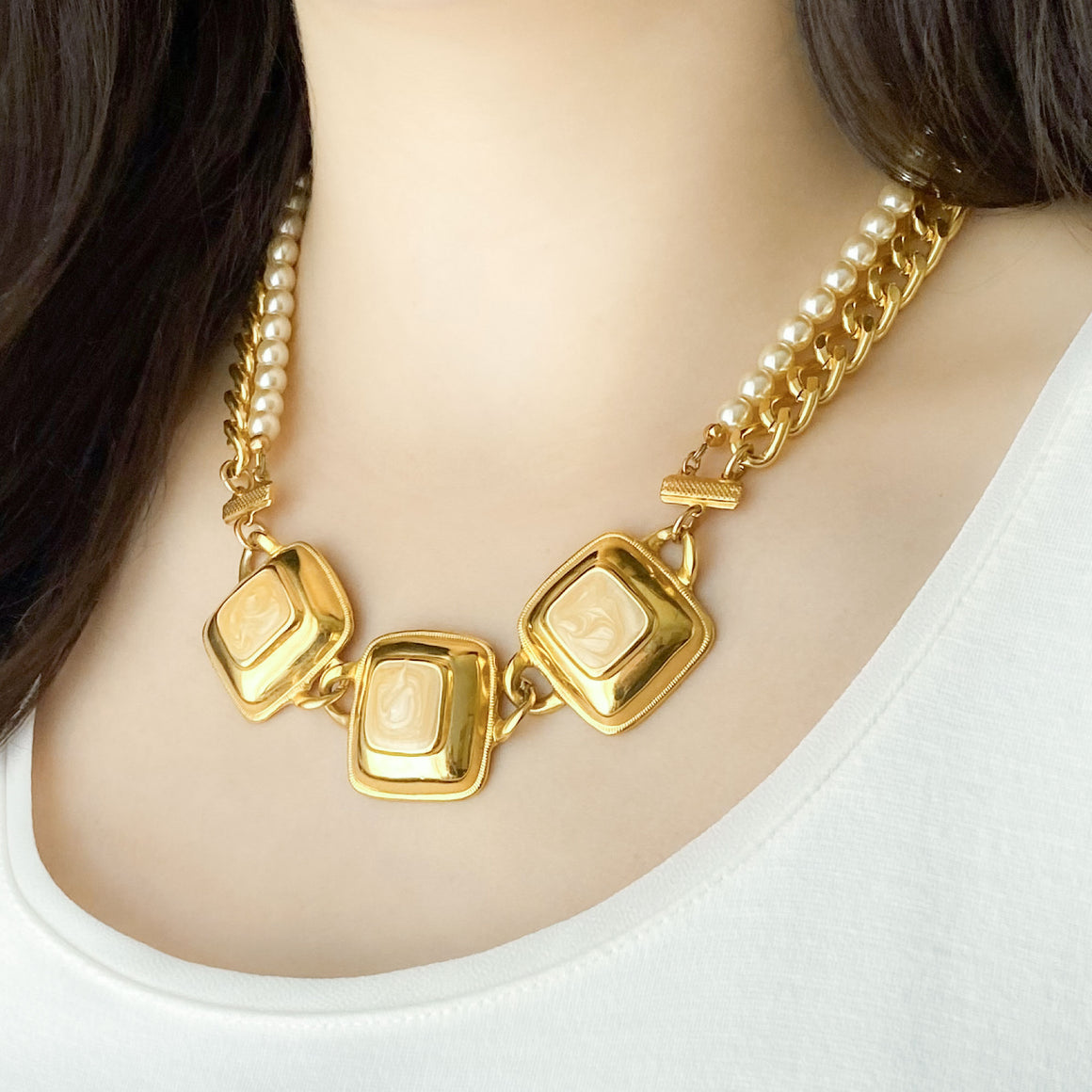 HALINA vintage gold swirl pendant and pearl collar necklace-GREEN BIJOU