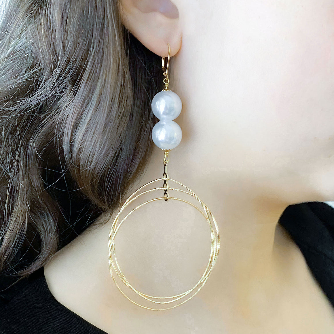 HARLOW statement gold hoop pearl earrings-GREEN BIJOU