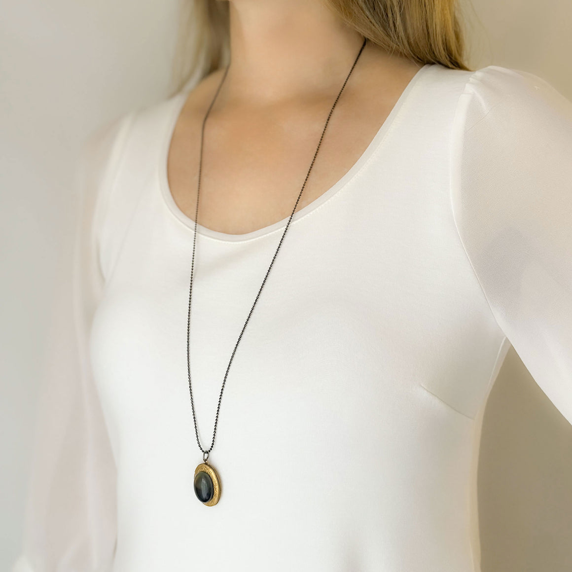 HAVEN vintage glass mood cabochon brass locket necklace-GREEN BIJOU