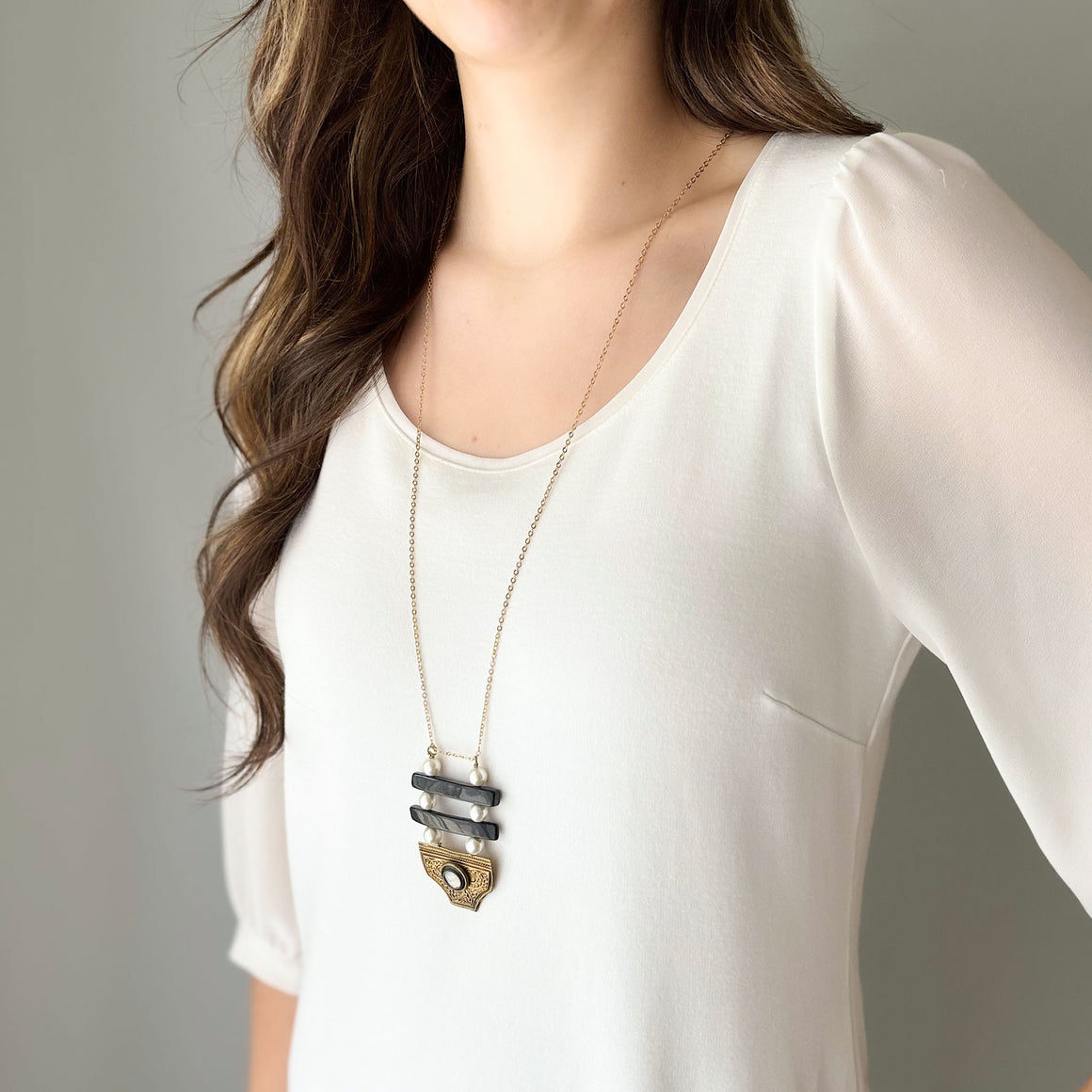 HAYES vintage brass buckle necklace-GREEN BIJOU