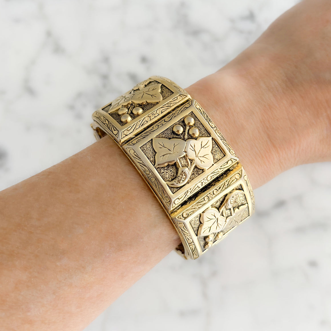 HAZEL vintage gold tone grape leaves motif hinged bangle-GREEN BIJOU