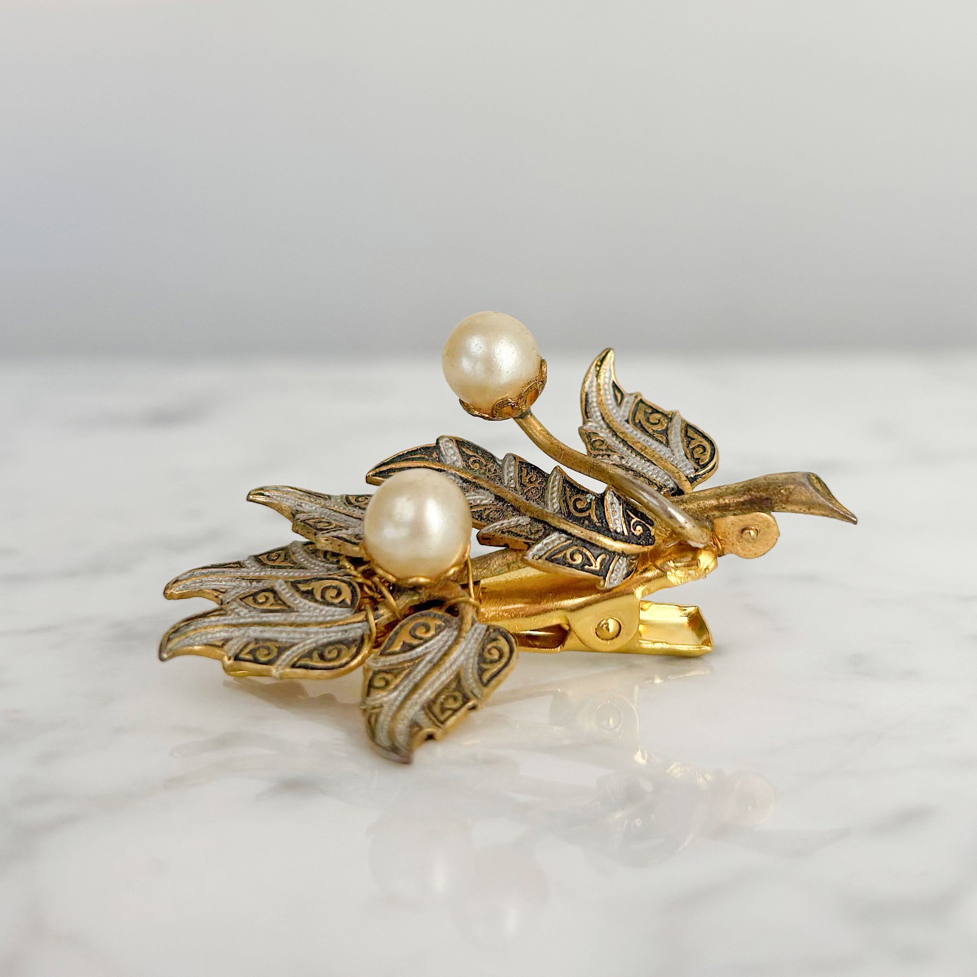 HODGES vintage damascene and pearl Spanish gold hair clip-GREEN BIJOU