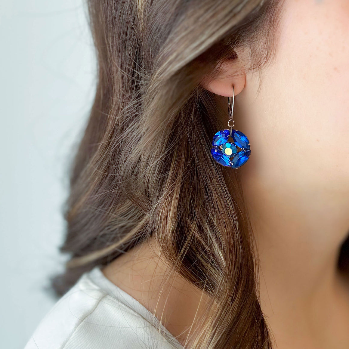 JARED vintage sapphire blue rhinestone wreath drop earrings-GREEN BIJOU