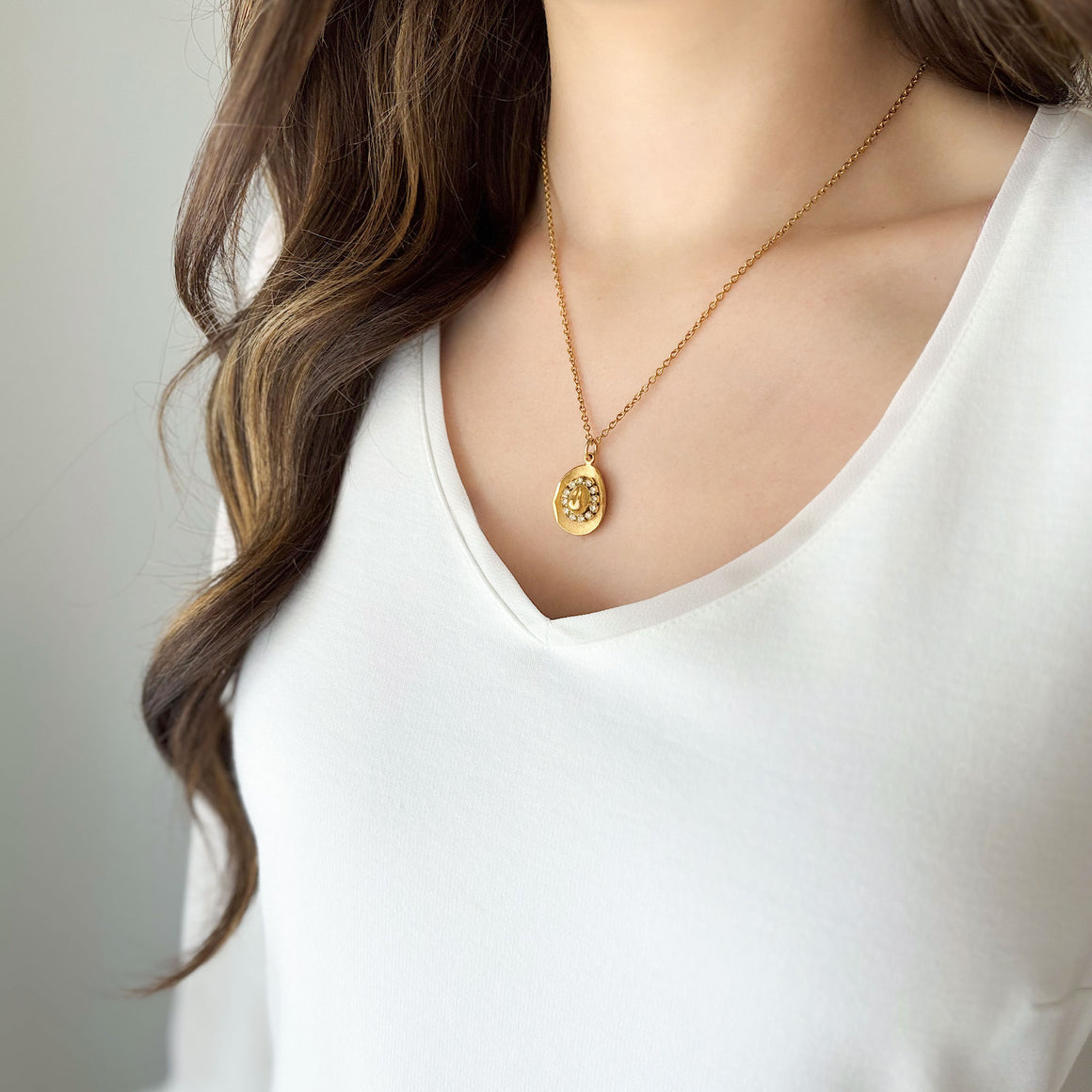 JAXON vintage gold rhinestone cowboy hat pendant necklace-GREEN BIJOU