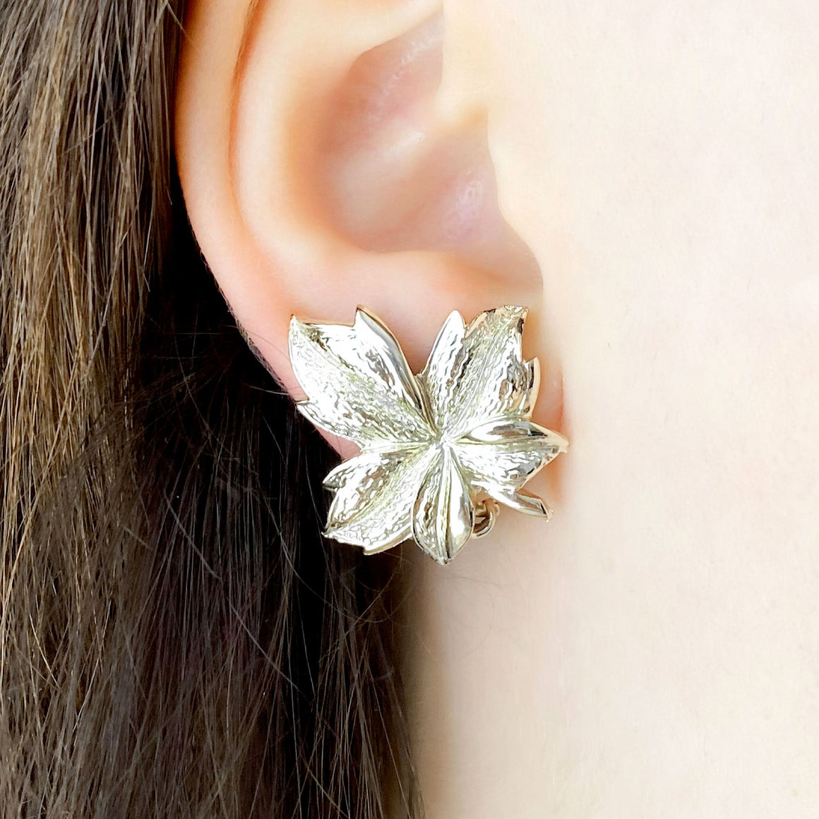 JENNA lightweight gold tone aluminum leaf clip on earrings-GREEN BIJOU