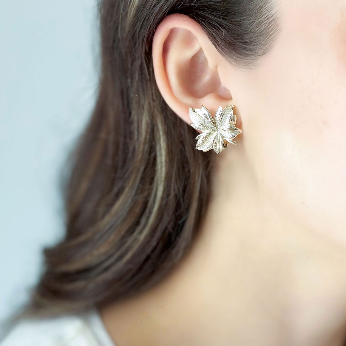 JENNA vintage soft gold leaf clip on earrings-GREEN BIJOU