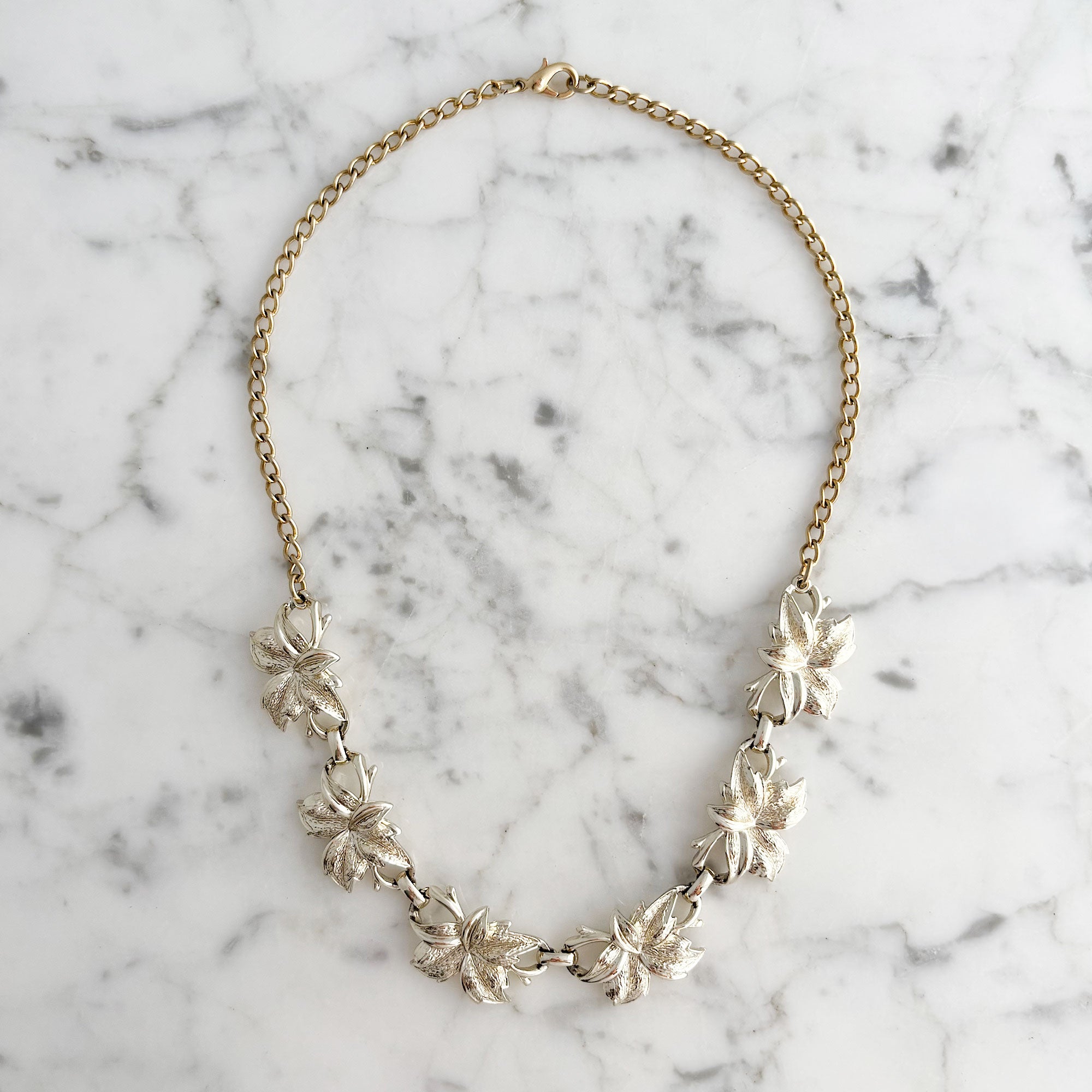 JENNA vintage soft gold leaf necklace-GREEN BIJOU