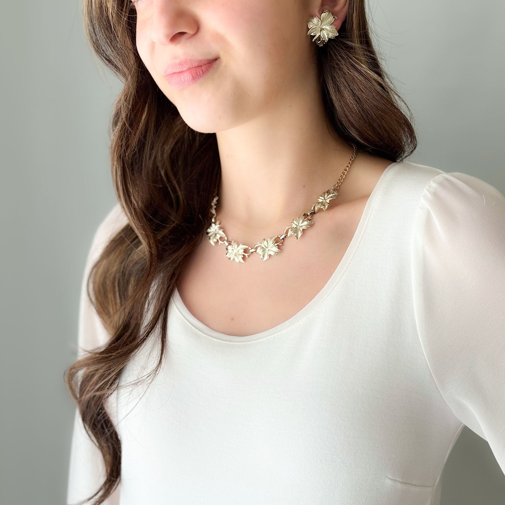 JENNA vintage soft gold leaf clip on earrings-GREEN BIJOU