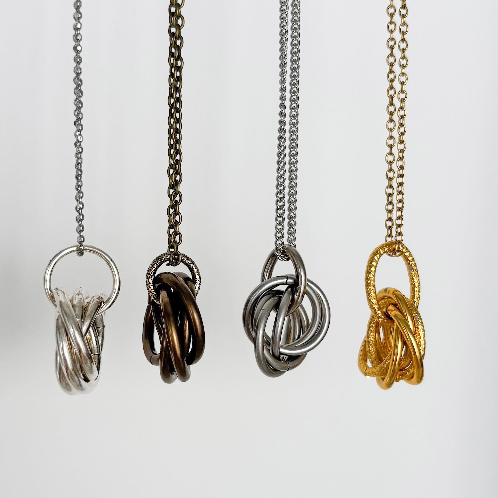 KOSTA vintage love knot pendant necklace-GREEN BIJOU