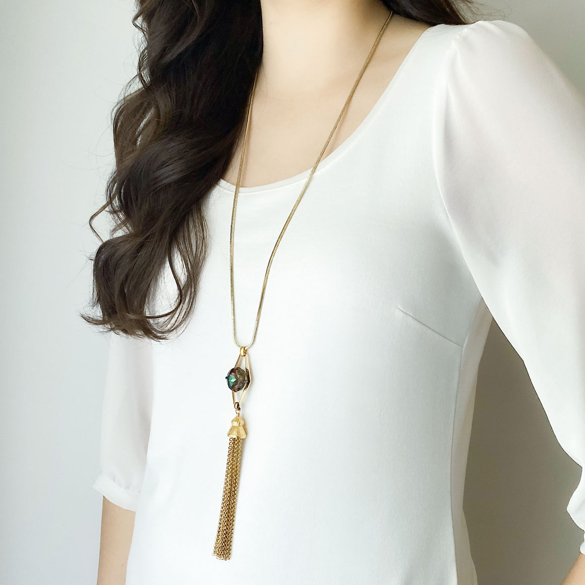 LILY vintage watermelon cabochon long gold tassel necklace-GREEN BIJOU