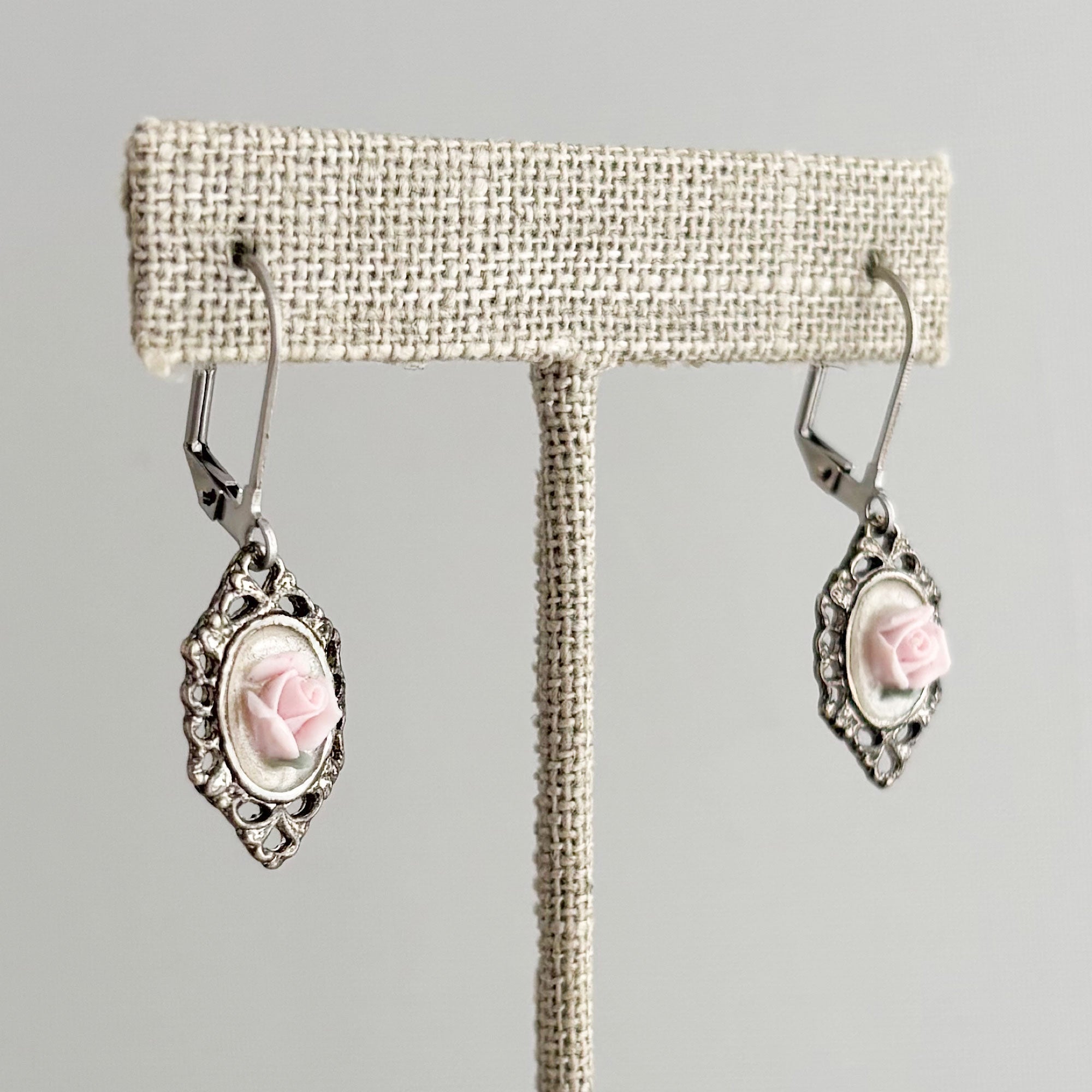 LONNIE silver filigree bone china rosette drop earrings-GREEN BIJOU