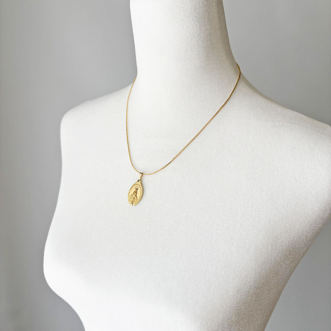 MARY vintage Virgin Mary devotional medal necklace-GREEN BIJOU