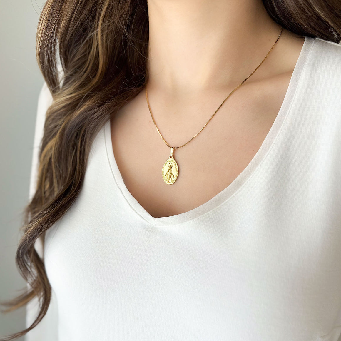 MARY vintage Virgin Mary devotional medal necklace-GREEN BIJOU