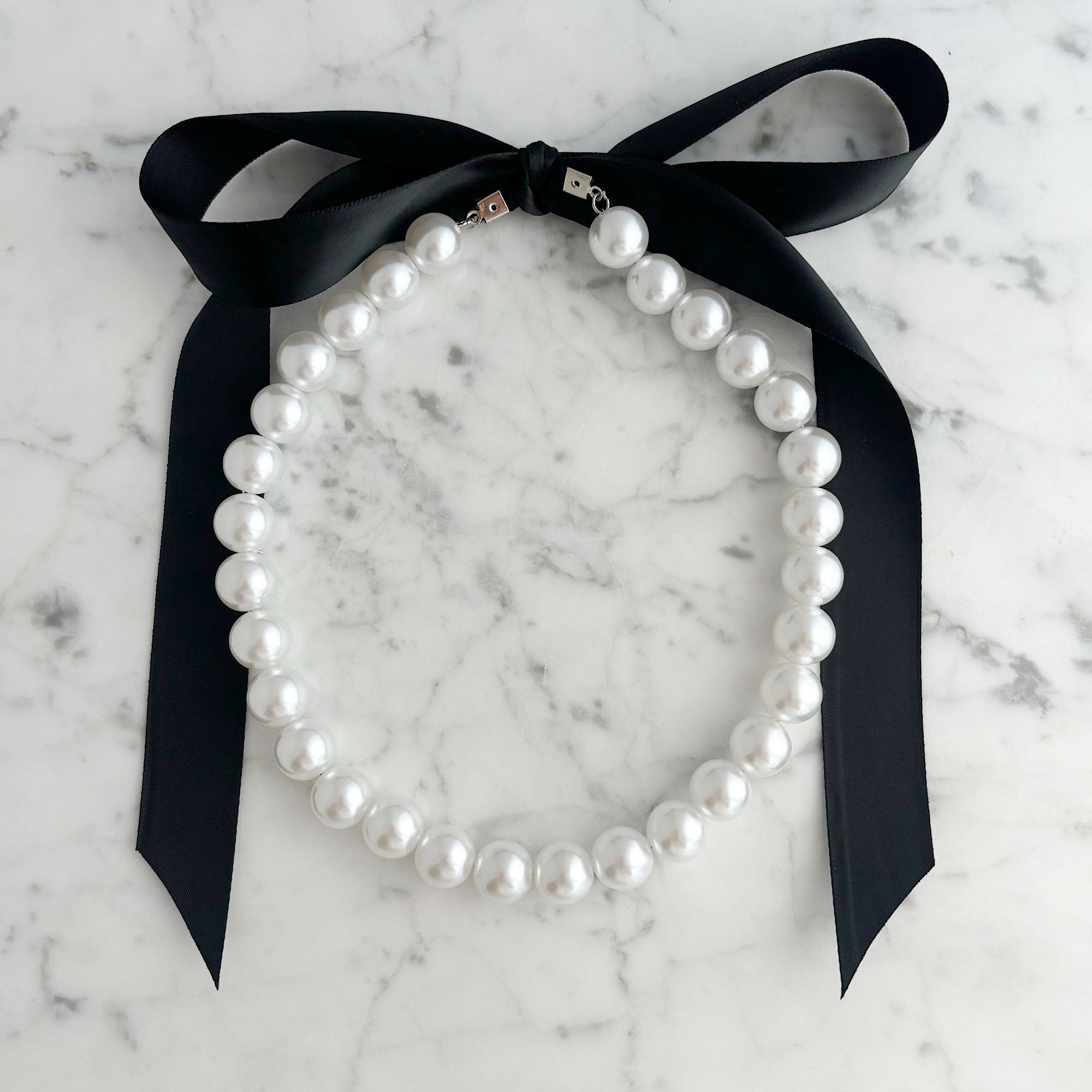 DOTTY black satin ribbon tie pearl necklace