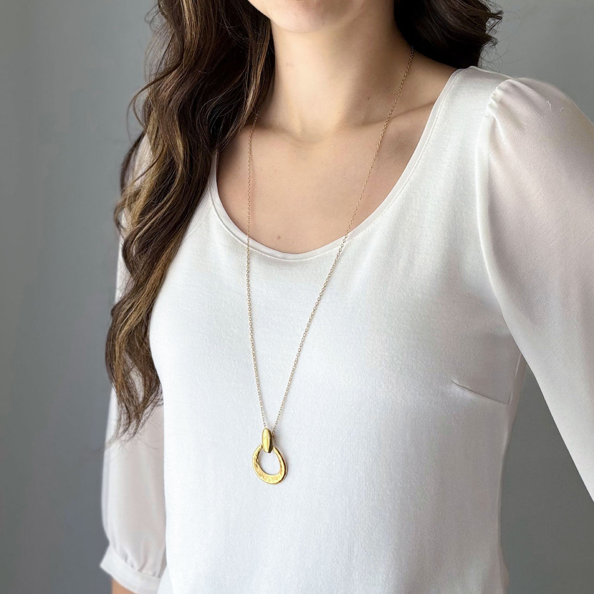 SIMONA vintage gold tone hammered hoop pendant necklace-GREEN BIJOU