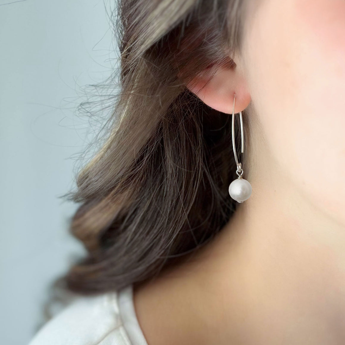 NYAH grey freshwater pearl sterling earrings-GREEN BIJOU