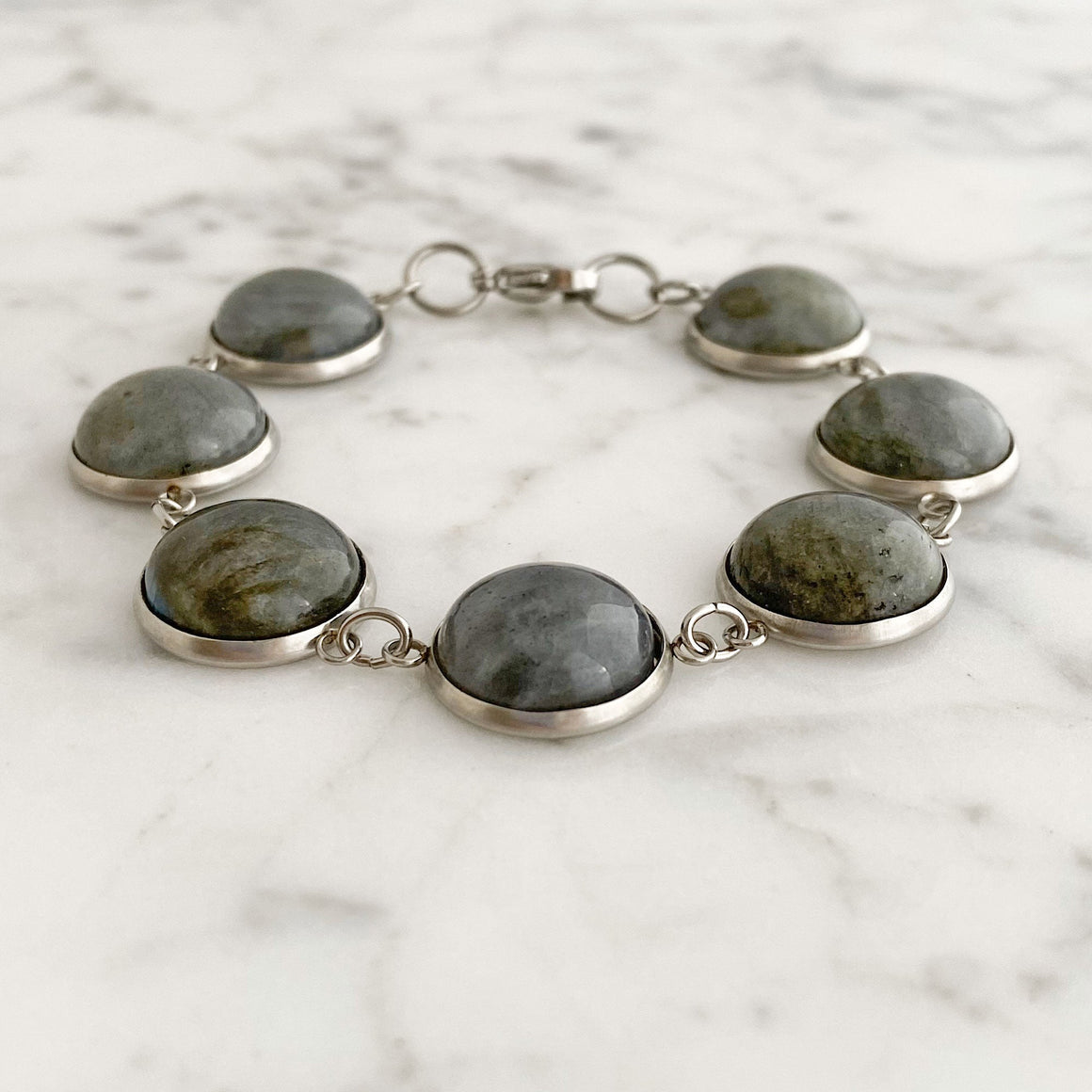 Natural Labradorite Cabochon Bracelet | Silver Link Gemstone Bracelet | DAGMAR-GREEN BIJOU