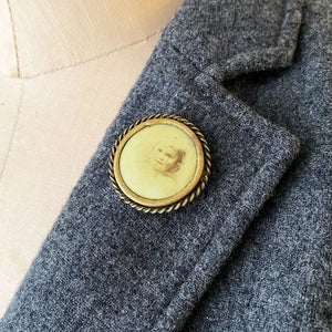 OLIVIA Victorian photo locket brooch - 