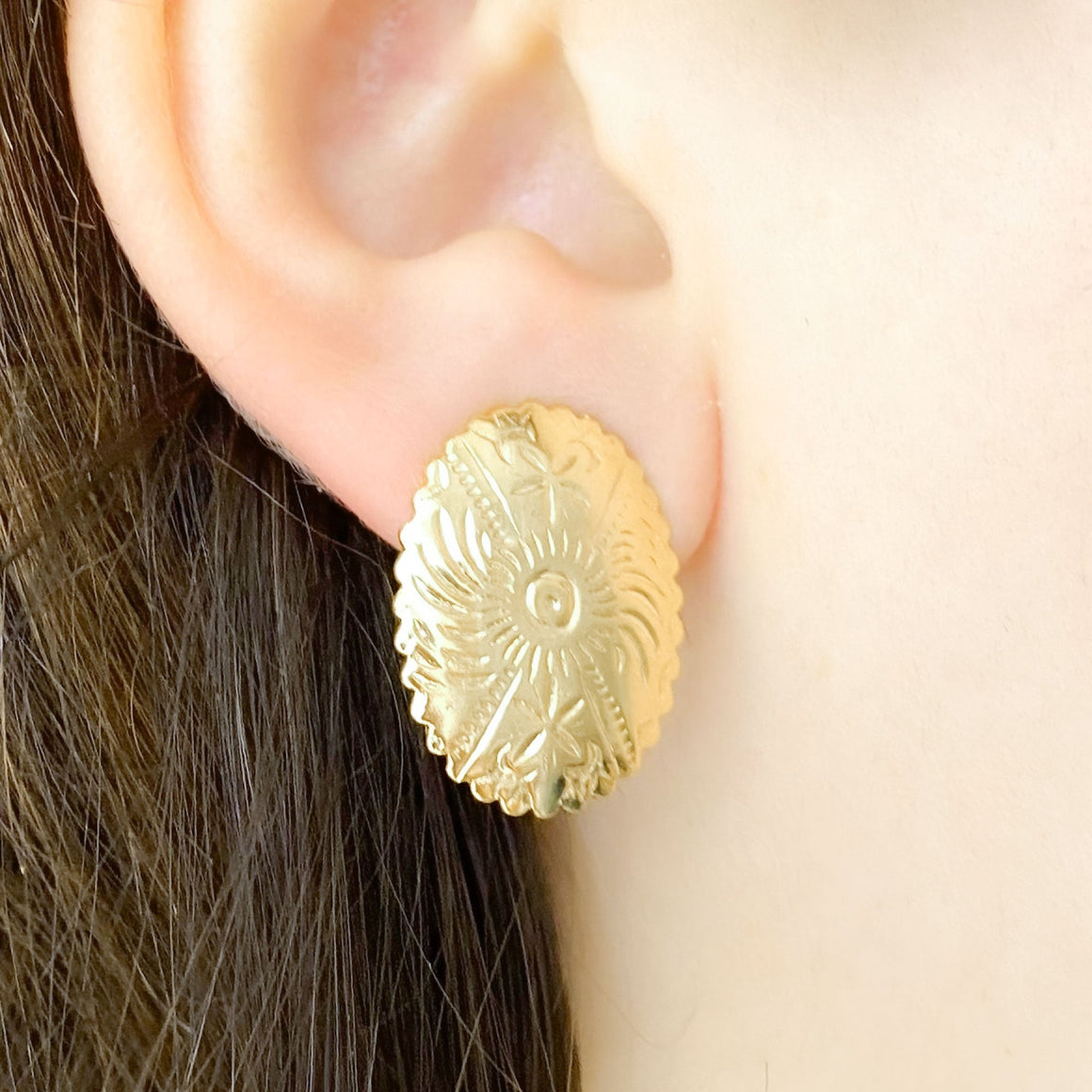 PANTHEA gold tone oval clip earrings-GREEN BIJOU