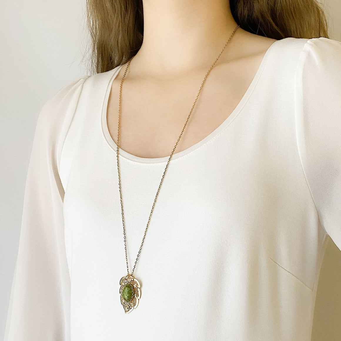 PORTER green Vesuvianite gold filigree leaf pendant necklace-GREEN BIJOU