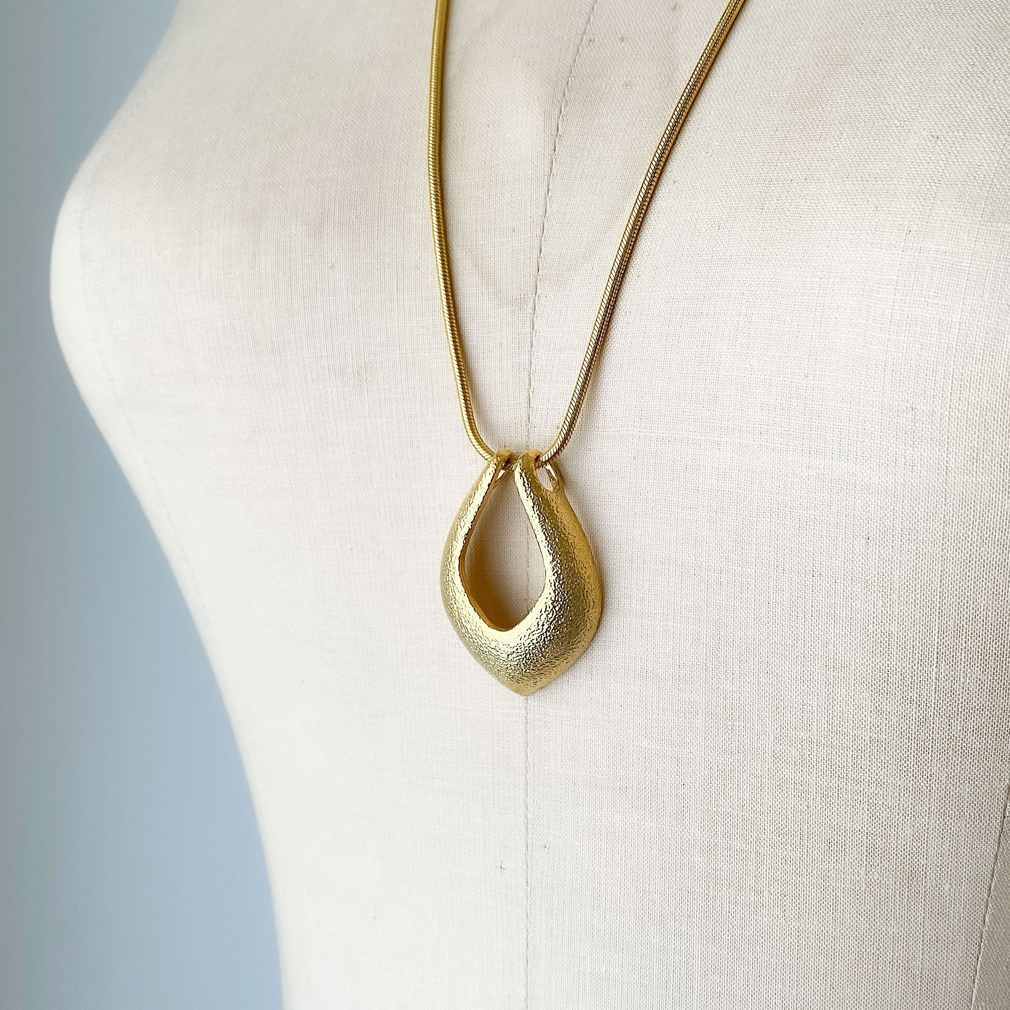 RADIUM vintage stardust gold minimalist pendant necklace - 