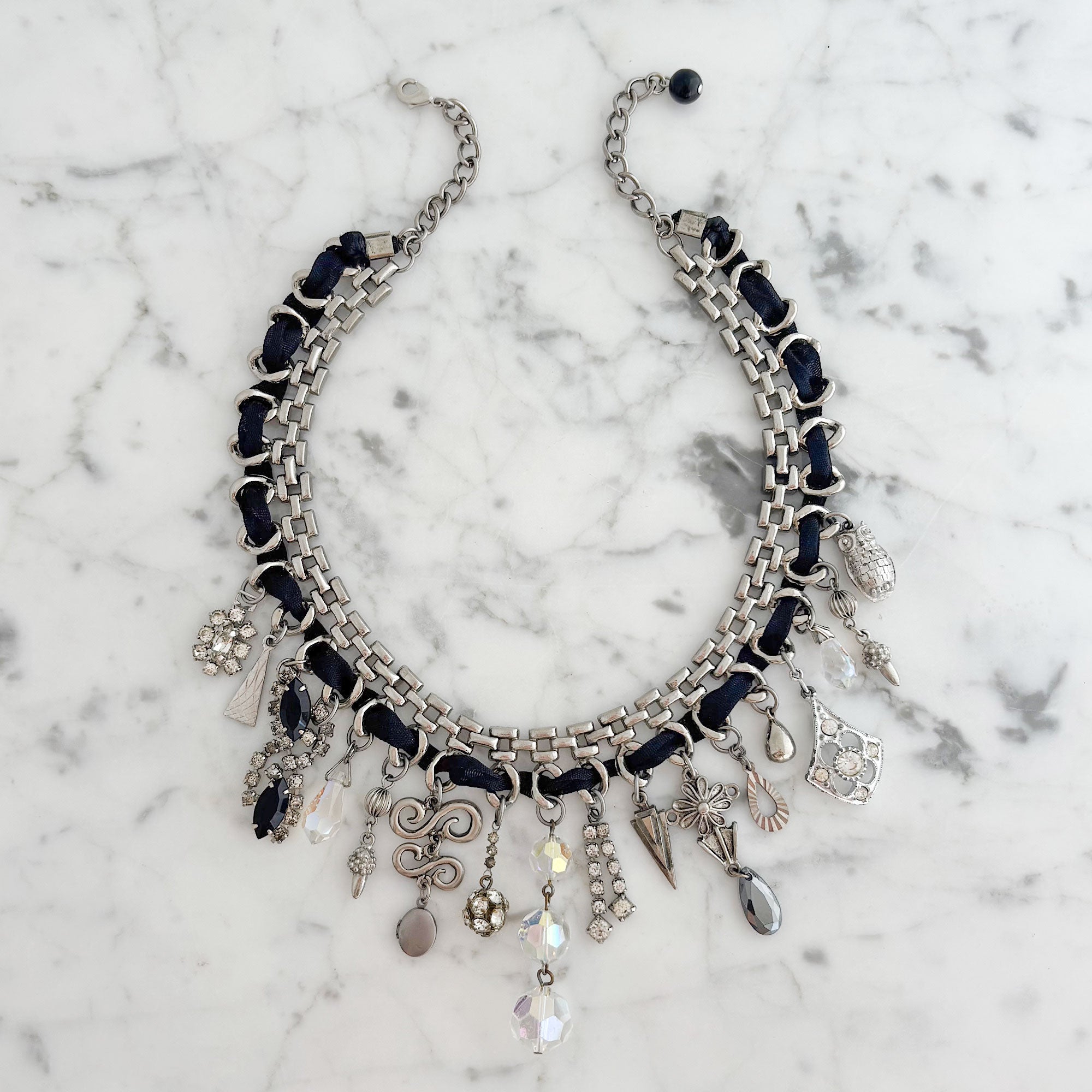 RAIFE vintage silver collar black ribbon charm bib necklace-GREEN BIJOU