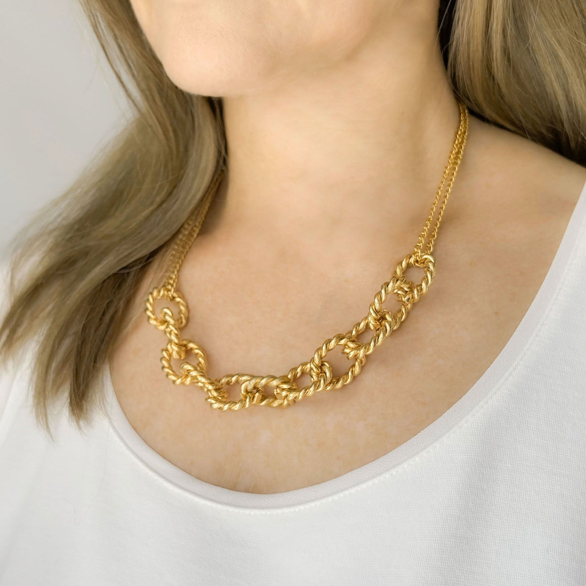REYES statement gold rope chain short necklace-GREEN BIJOU
