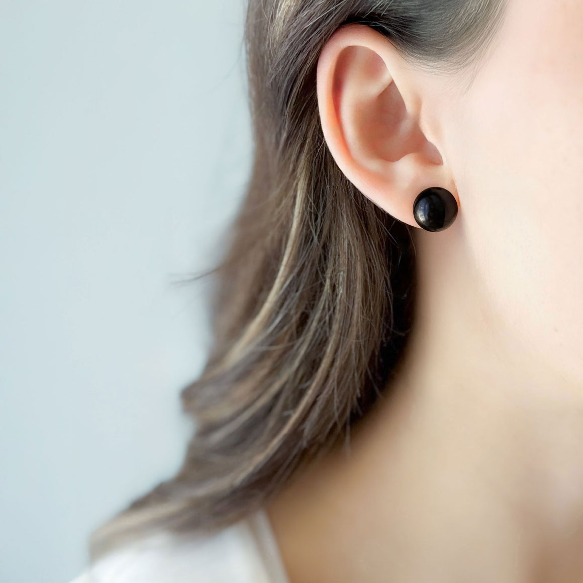 RONA black onyx smooth glass dome stud earrings-GREEN BIJOU