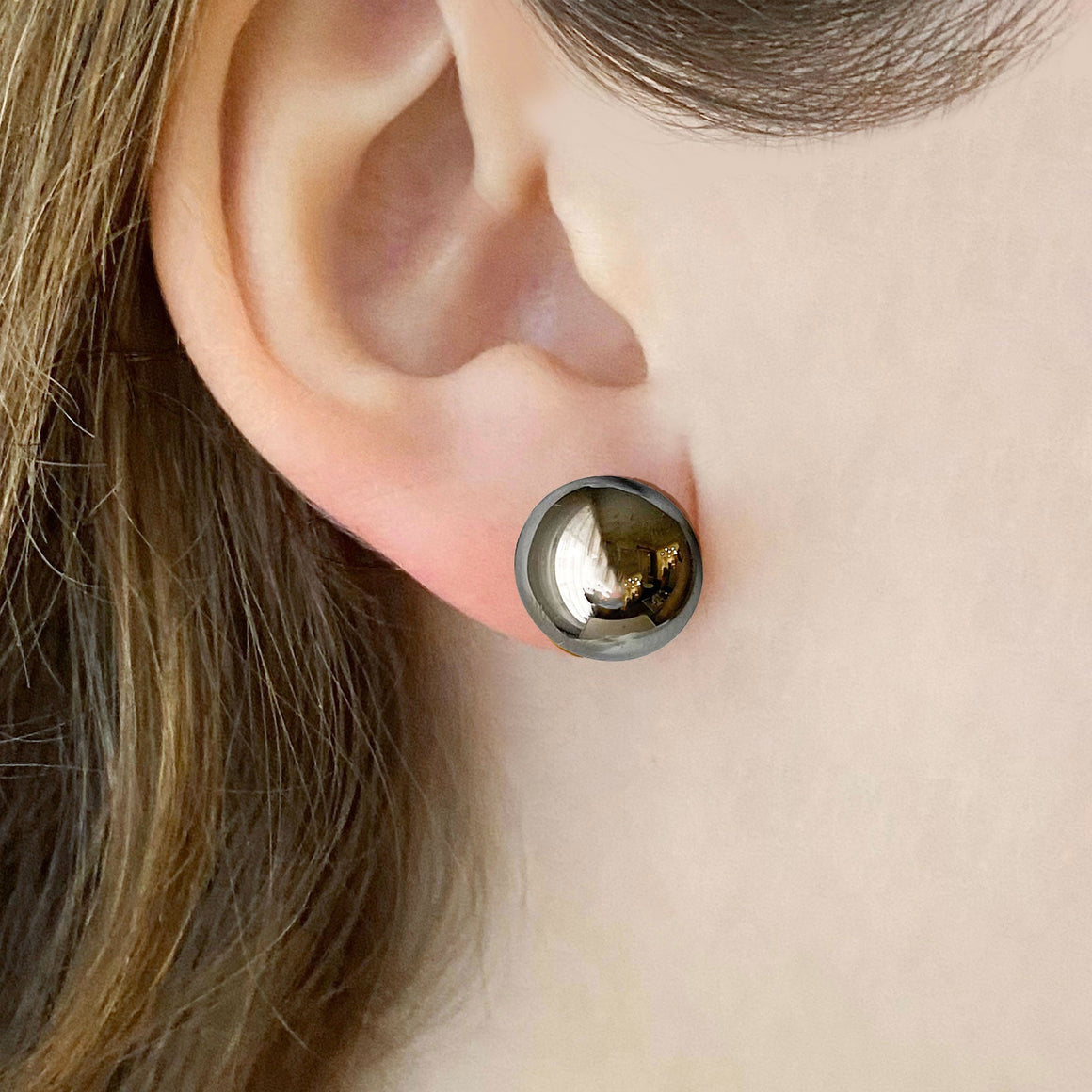 RONA dome hematite studs-GREEN BIJOU