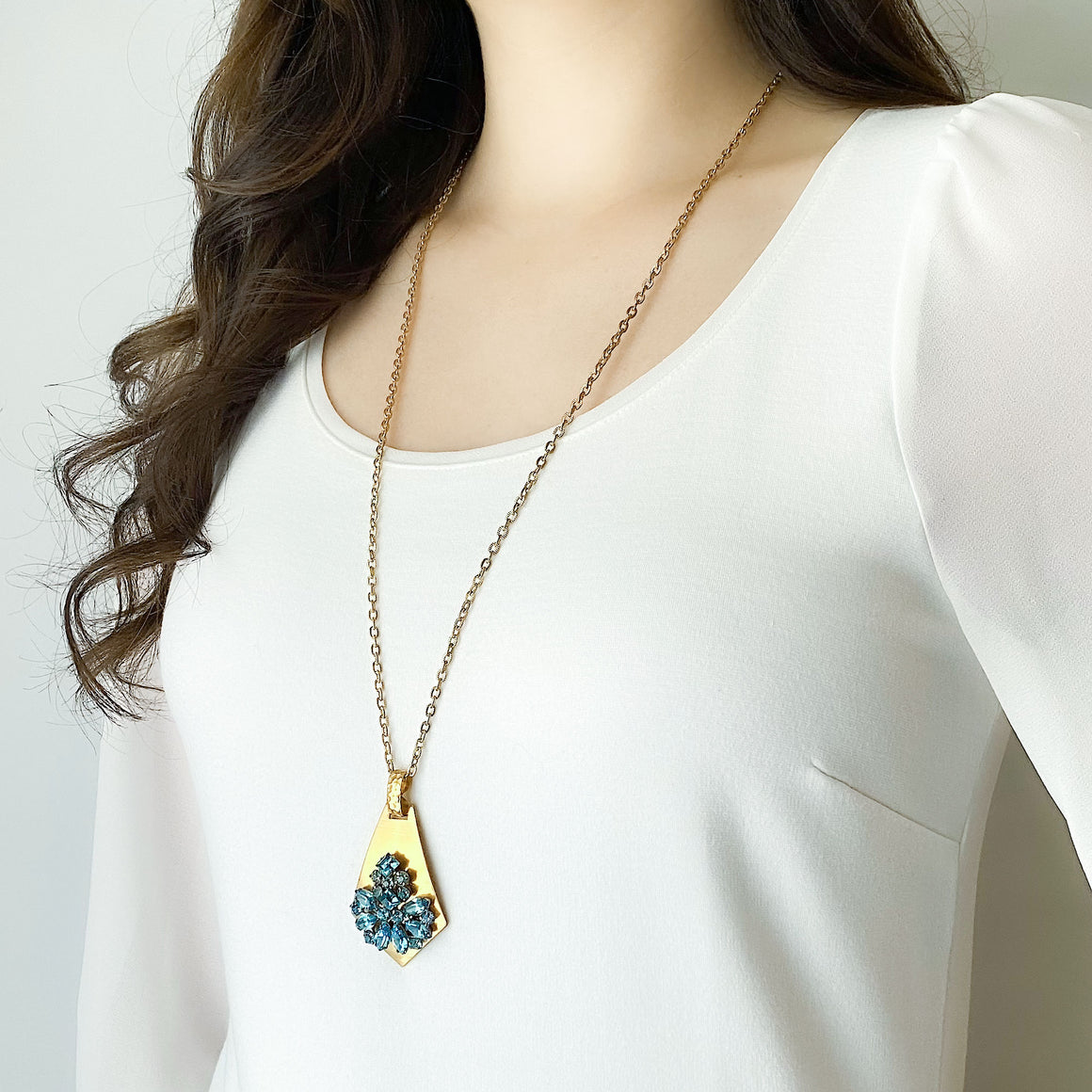 SHAYNA teal rhinestone and brass escutcheon pendant necklace-GREEN BIJOU