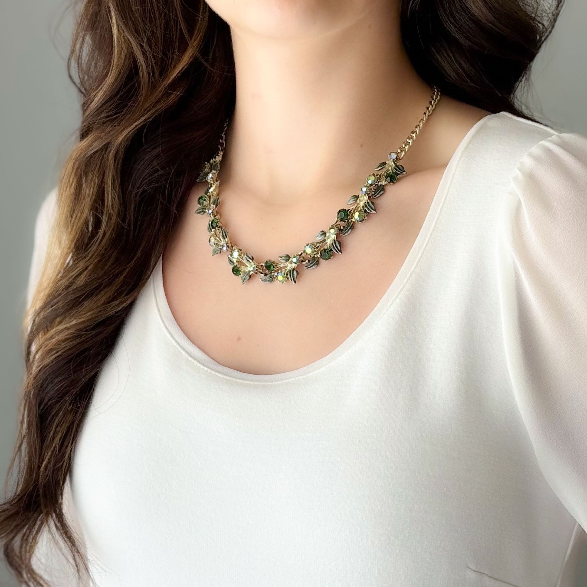 SHERWIN vintage green ab rhinestone gold leaf collar necklace-GREEN BIJOU
