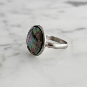 SHIRELLE black mother of pearl ring - 