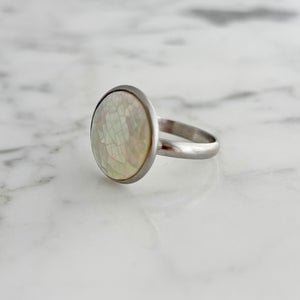 SHIRELLE white mother of pearl ring - 