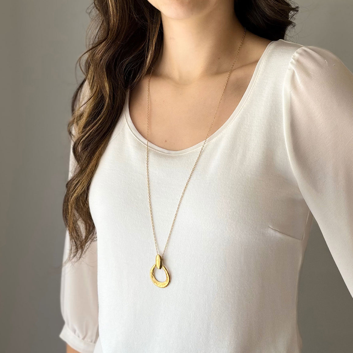 SIMONA vintage gold tone hammered hoop pendant necklace-GREEN BIJOU