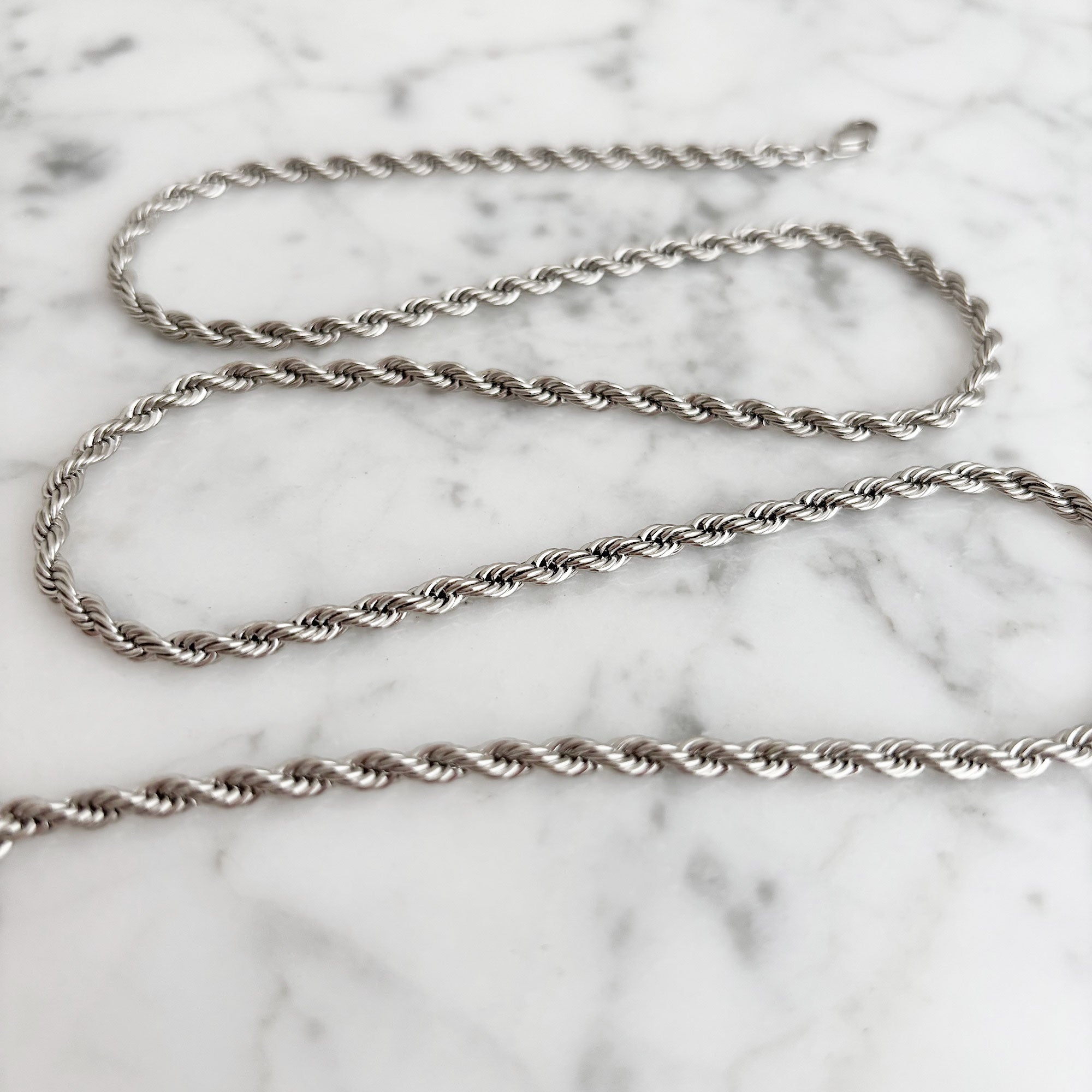 SMITH vintage 24 inch rope chain necklace-GREEN BIJOU