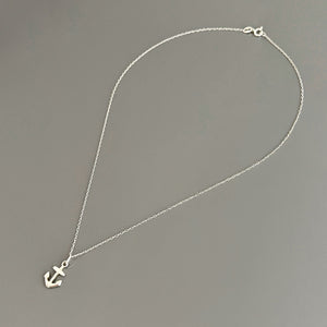 TAKARA petite sterling silver anchor short pendant necklace - 