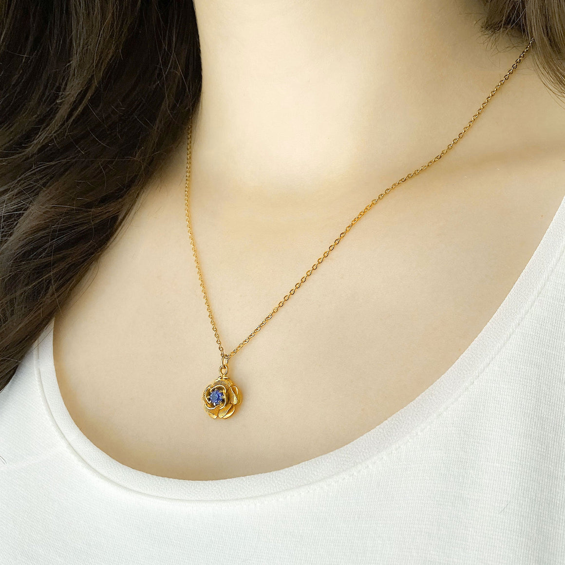 TALBOT vintage gold rose with blue sapphire pendant necklace-GREEN BIJOU