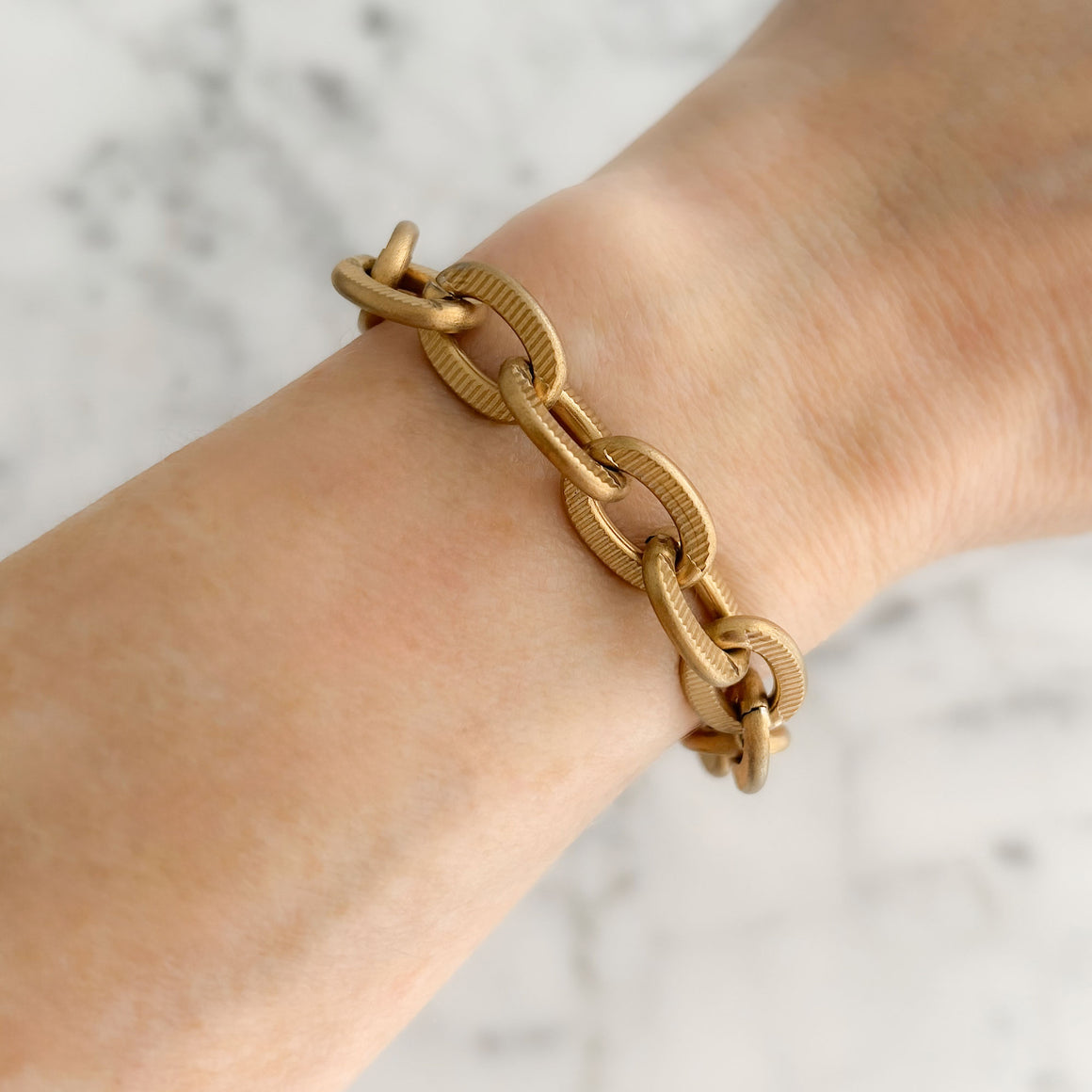 TAMSEN raw brass ridged oval link chain bracelet-GREEN BIJOU