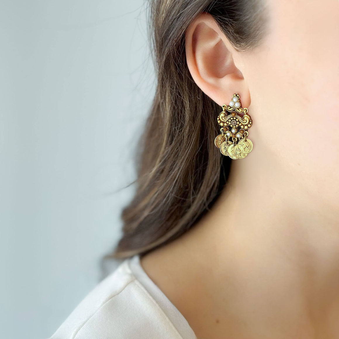UNDERWOOD gold tone chandelier coin drop stud earrings-GREEN BIJOU