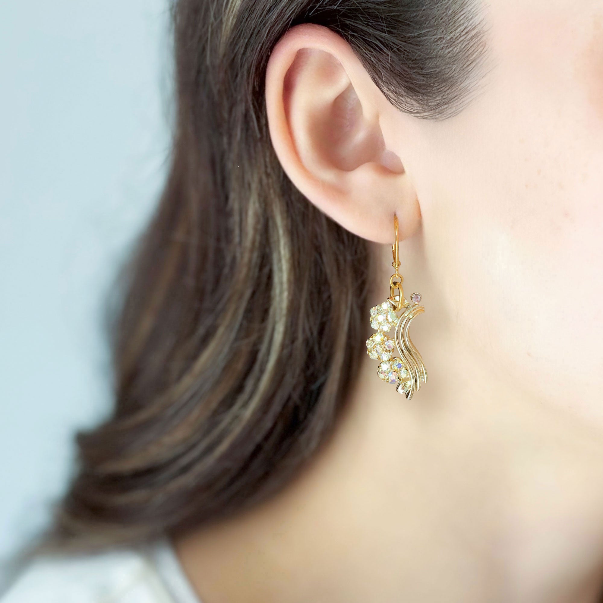 VINNIE vintage Lisner aurora borealis crystal dangle earrings - 