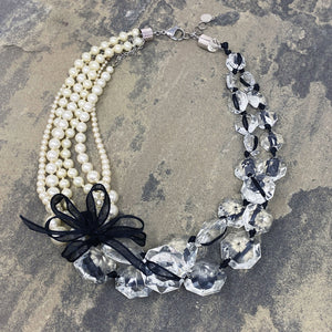 VIVA pearl crystal and ribbon necklace - 