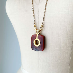 WEBBER Art Deco bakelite and gold square pendant necklace - 