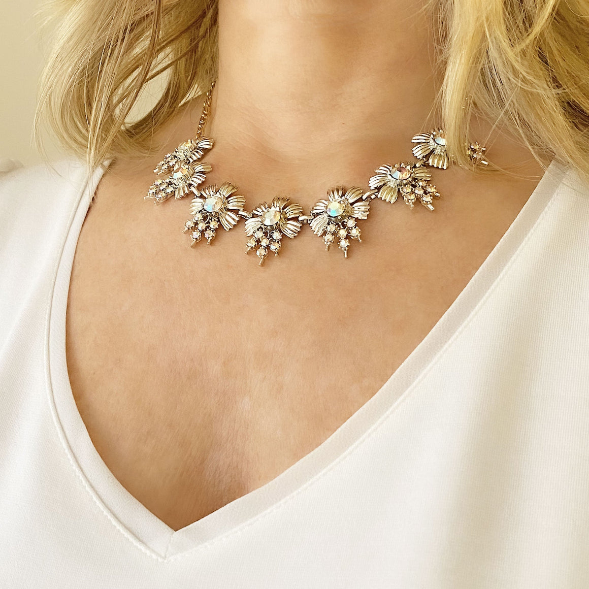 ZAIDA aurora borealis flower necklace-GREEN BIJOU