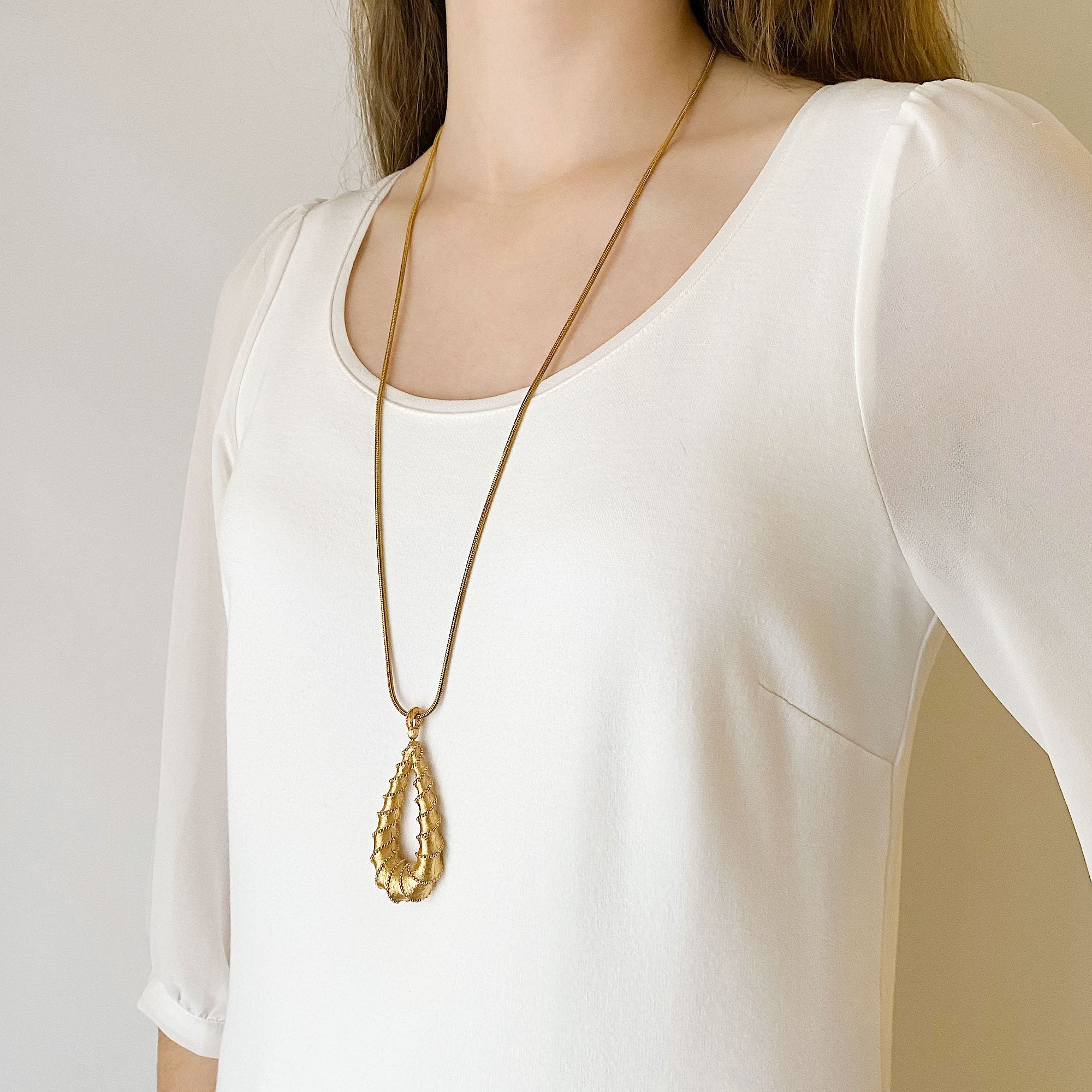 BRADEN vintage gold Monet tear drop pendant - 