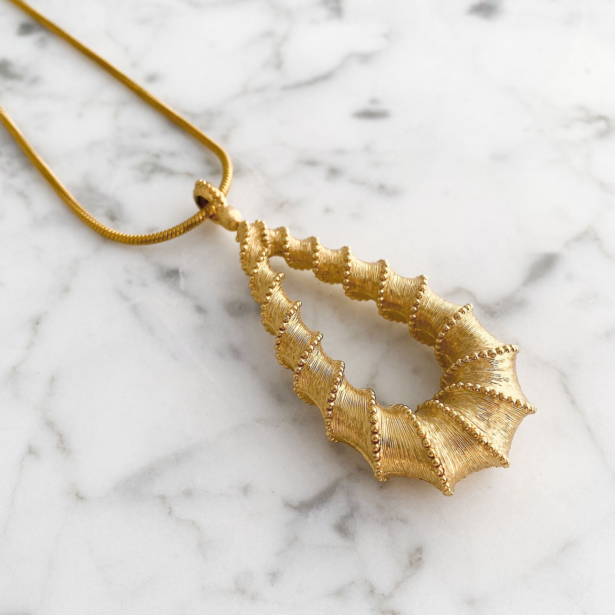 BRADEN vintage gold Monet tear drop pendant - 