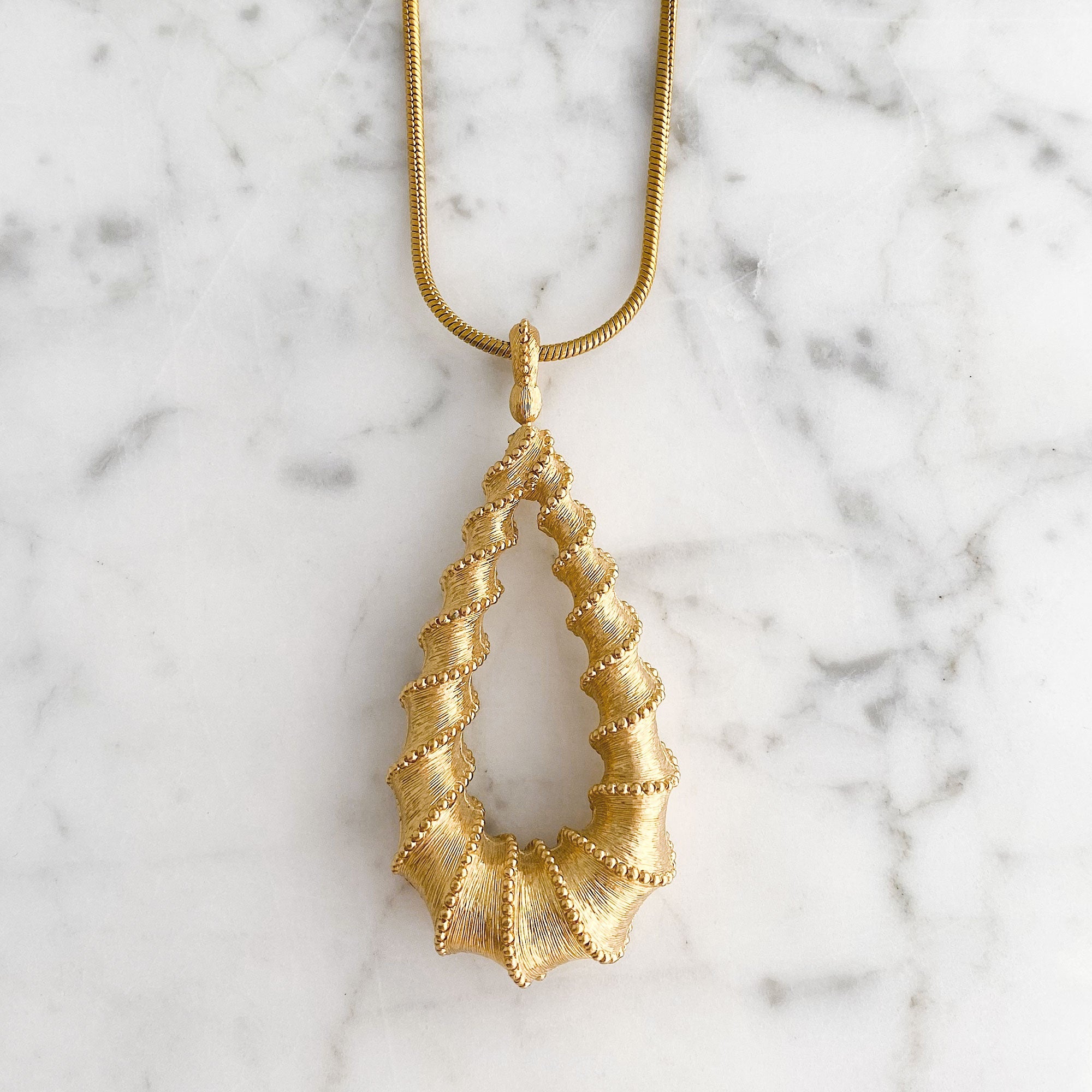 BRADEN vintage gold Monet tear drop pendant-GREEN BIJOU