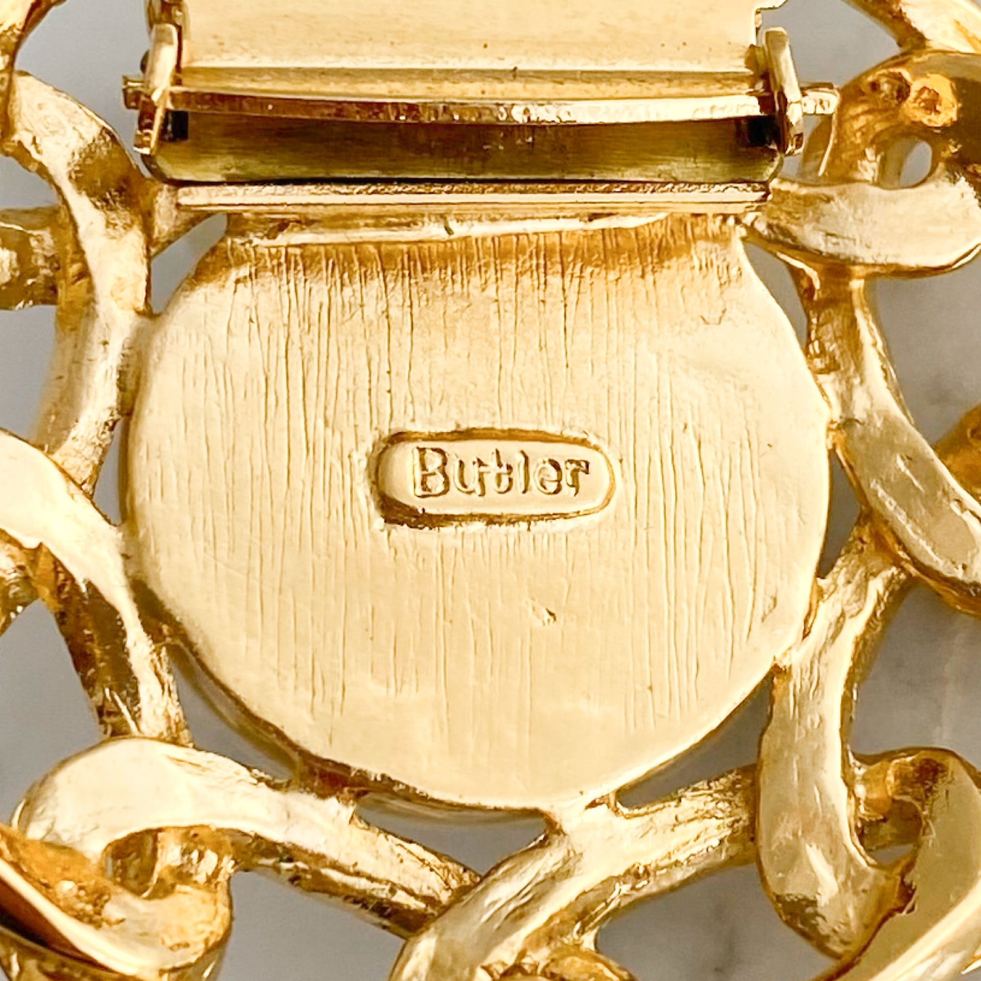 BUTLER vintage round gold chain pearl scarf clip - 