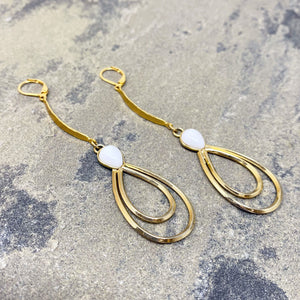 CAMDEN gold and white long teardrop earrings - 