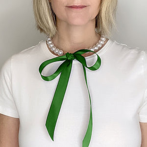DOTTY emerald green ribbon pearl necklace - 